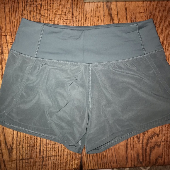 LULULEMON SHORTS - Picture 2 of 3